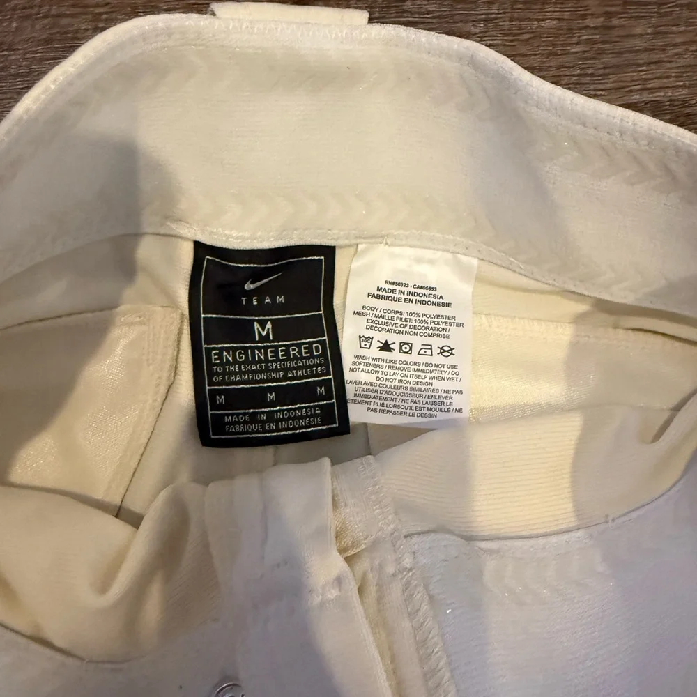 Nike Boys' Off-White Shorts Vapor Select Baseball Pants - Size Medium - Picture 7 of 7